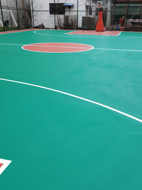 德城 球场长期使用易出现地面开裂